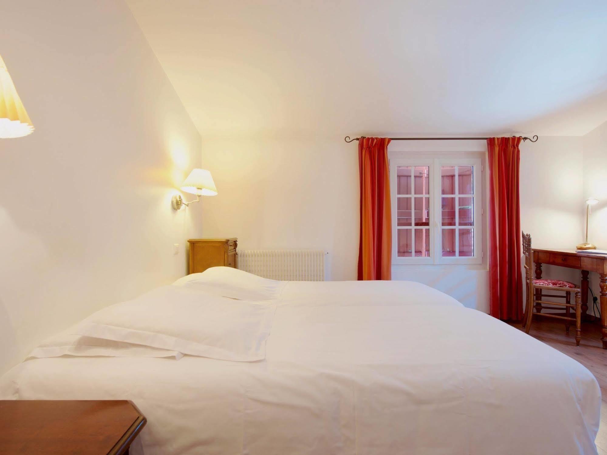 Auberge Chez Tante Ursule Cambo-les-Bains Eksteriør bilde